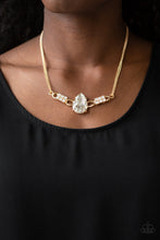 Load image into Gallery viewer, Paparazzi Way To Make An Entrance - Gold