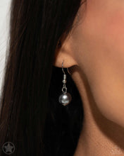 Load image into Gallery viewer, Paparazzi Accessories - Lady in Waiting