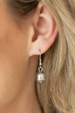Load image into Gallery viewer, Paparazzi Accessories-Twinkle Twinkle, Im The Star