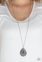 Load image into Gallery viewer, Paparazzi Accessories - I Am Queen - Green