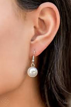 Load image into Gallery viewer, Paparazzi Accessories - Empire State Empress - White