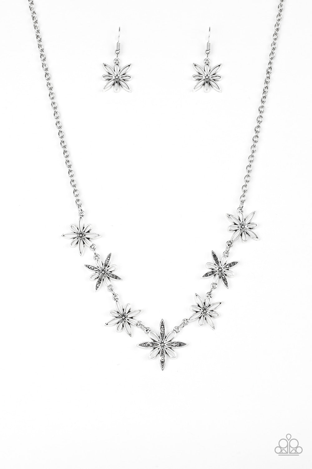 Paparazzi Accessories - Decked Out In Daisies - Silver