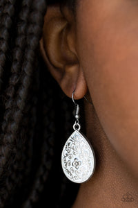 Paparazzi Accessories - Flirty Flower Girl - White