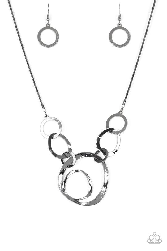 Paparazzi Accessories - Progressively Vogue - Black