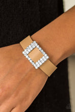 Load image into Gallery viewer, Paparazzi Accessories - Diamond Diva - Brown
