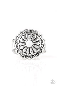Paparazzi Accessories-Daringly Daisy-White