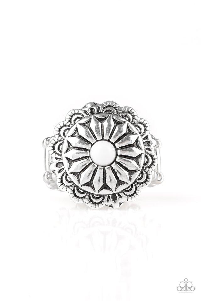 Paparazzi Accessories-Daringly Daisy-White