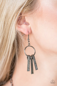 Paparazzi-Accessories-Welcome to the Pack - Black