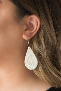 Paparazzi Accessories - Feelin’ Groovy - White