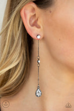Load image into Gallery viewer, Paparazzi-Accessories-When It REIGNS - Black
