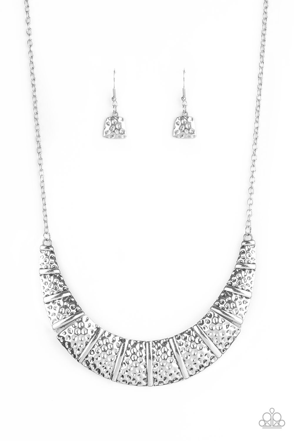 Paparazzi Accessories - Metallic Mechanics - Silver
