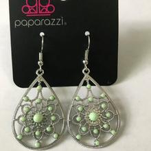 Paparazzi Accessories - A Flair For Fabulous Green